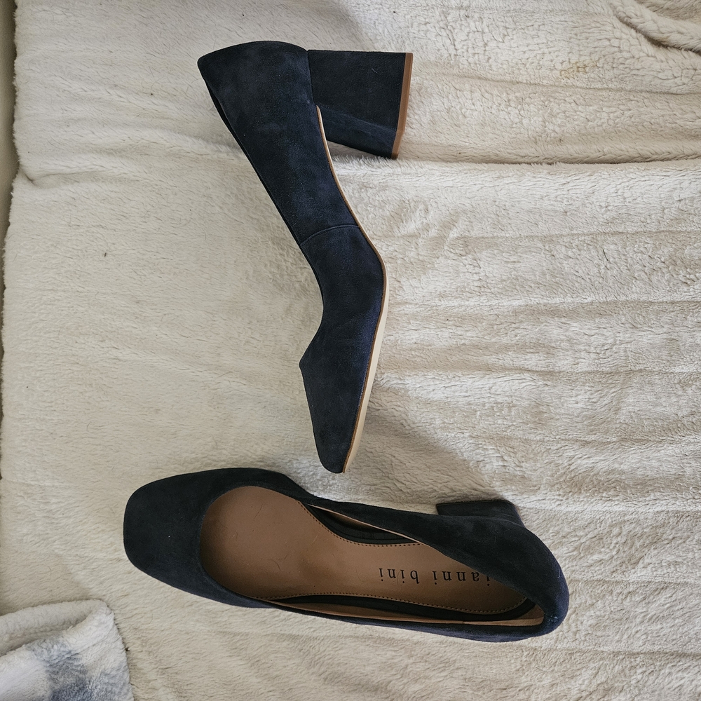 Black Suede Heels with Classic Design